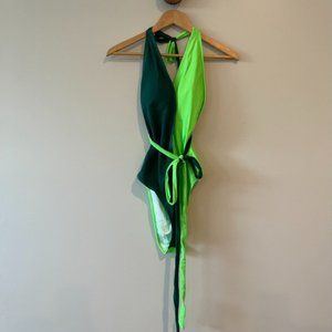 Two-toned green one-piece swimsuit / Size XL